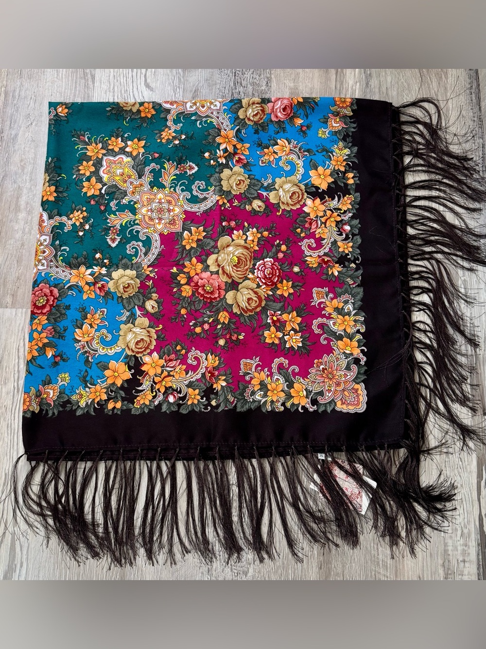 Women's wool shawl. Produced by the renowned Pavlovo Posad Shawl Manufactory